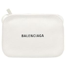 Borsa a tracolla bianca stile macchina fotografica - Balenciaga