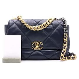 Chanel Borsa a tracolla con patta e catena Large