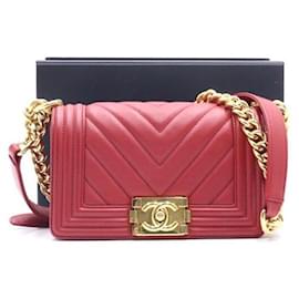 Chanel Red Chevron Boy kleine Schultertasche und Umhängetasche mit goldener Kette