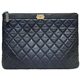 Chanel New Medium Caviar Clutch Bag Black/Gold Series