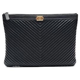 Chevron Boy Clutch New Medium - Chanel