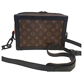 Louis Vuitton Borsa a tracolla Soft Trunk