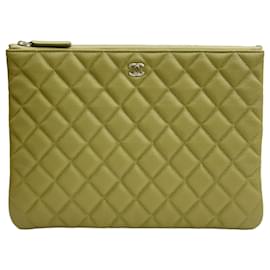 Classic Clutch Olive Medium Caviar Gold - Chanel
