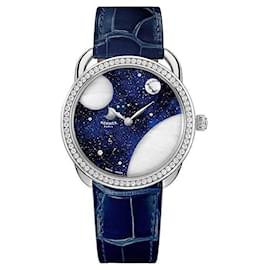 Reloj Arceau Petite Lune Diamond para mujer Modelo Grande en piel de cocodrilo azul - Hermès