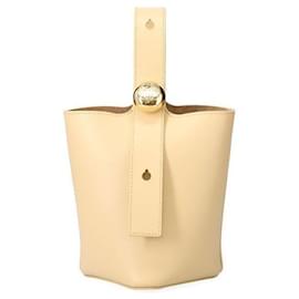 Loewe Mini Bucket Pebble in pelle di vitello liscia