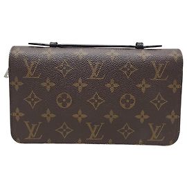 Louis Vuitton Monogram Zippy Wallet