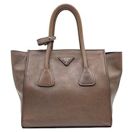 Prada Borsa Tote e Borsa a Spalla in pelle di vitello Glace
