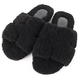 Hermès Sandali e pantofole in shearling Izmir Nero