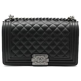 Bolso de hombro Internal Chip/ Black Caviar Boy Bag Medium - Chanel