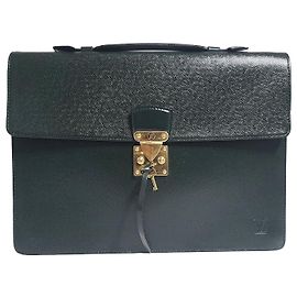 Louis Vuitton Maletín Taiga Corad Green