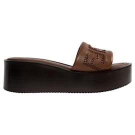 Sandali con zeppa in pelle - Fendi