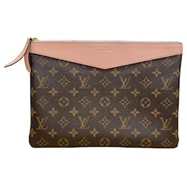 Louis Vuitton Clutch Monogram Daily