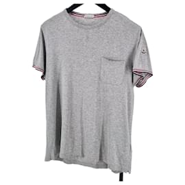 Moncler Kurzarm-T-Shirt mit Tasche Grau