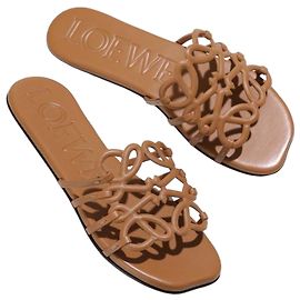 Loewe Slide Petal Anagram in pelle di vitello morbida