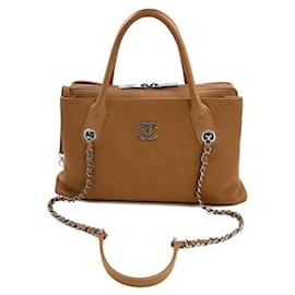 Chanel Borsa a tracolla con catena Caviar Season