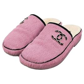 Chanel Mule in scamosciato e shearling con logo CC Rosa