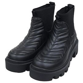 Gucci Matelassé Chelsea Boots in Schwarz