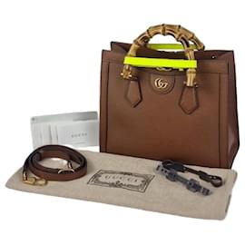 Gucci Borsa a tracolla Diana Small con manico in bambù