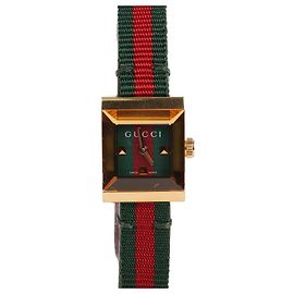 Gucci Reloj de mujer cuadrado con correa de tres líneas chapado en oro