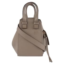 Bolsa Hammock compacta em pele de vitelo de grão macio - Loewe