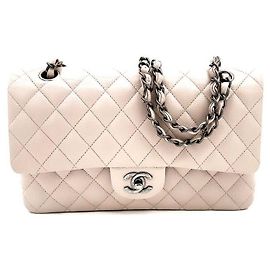 Chanel Classic Caviar Medium