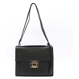 Salvatore Ferragamo Borsa a mano e a spalla Marisole in pelle nera con manico superiore e dettagli Gancini dorati