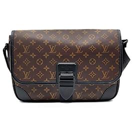 Louis Vuitton Monogram Arch Messenger MM