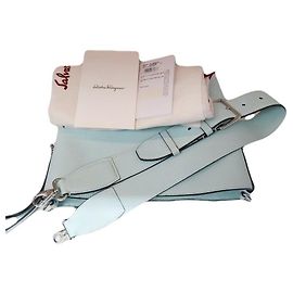 Salvatore Ferragamo FERRAGAMO Studio Silver Mint Borsa Bucket Tote Borsa a Spalla