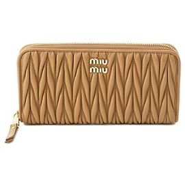 Miu Miu Großer Matelassé-Nappaleder-Geldbeutel