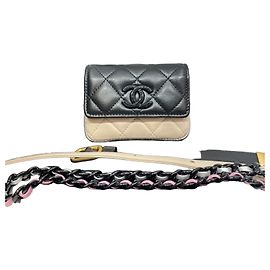 Chanel Mini-Gürteltasche mit schwarzer Kette