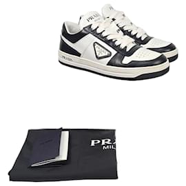 Prada Downtown Sneakers aus perforiertem Leder