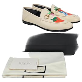 Gucci Mocassini con stampa di fragole e dettaglio horsebit