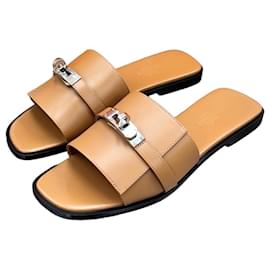 Hermès Julia Kelly Slipper mit Schnalle Natural Silver