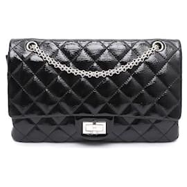 Chanel Borsa a tracolla vintage con grande catena argentata in pelle vernice nera