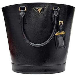 Saffiano Lack Bucket Bag Schwarz Glänzend - Prada