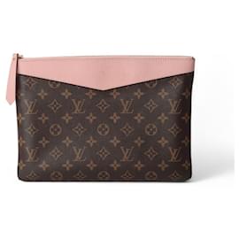 Louis Vuitton Pochette Monogram Daily