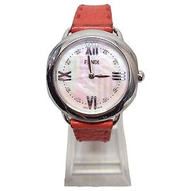 Fendi Sellaria Damenuhr aus Stahl mit Perlmutt und Diamanten, rotes Armband