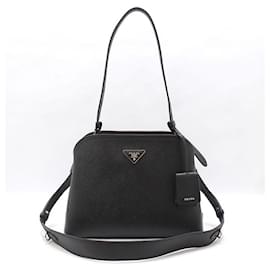 Borsa a tracolla Martini Medium in Saffiano nero con finiture dorate - Prada