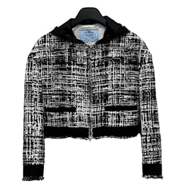 Prada Tweed-Kapuzenjacke mit Dreieckslogo vorne