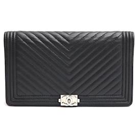 Langer Boy Wallet aus Lammleder mit Chevron-Muster - Chanel