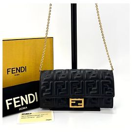 Fendi Borsa a tracolla portafoglio con catena Nero