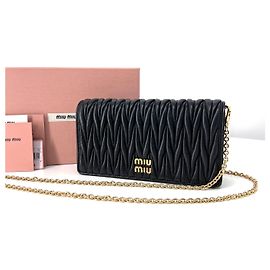 Miu Miu Borsa a tracolla Matarese Napa Chain Black