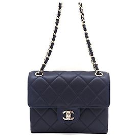 Chanel Borsa a tracolla e borsa a spalla in agnello con logo CC, Oro Champagne