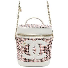 Chanel Beauty case in tweed con logo CC