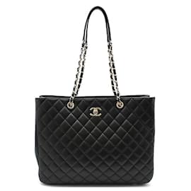 Schultertasche Shopper Timeless aus schwarzem Lammleder und Gold - Chanel