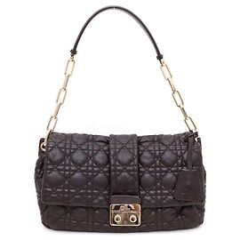 Dior New Lock Schultertasche aus Lammleder mit Silberkette