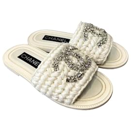 Chanel CC Crystal Logo Sandalen Hausschuhe White