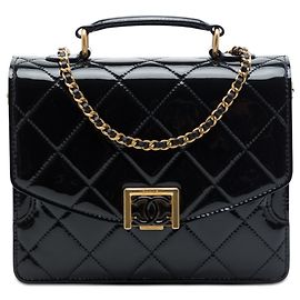 Chanel Black CC Acolchado Charol con Cierre Pushlock Tipo Acordeón y Asa Superior