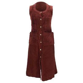 Vestido midi sin mangas con botones Acne Studios en pana color burdeos