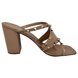 Mules con tacco Valentino Garavani Rockstud in pelle beige